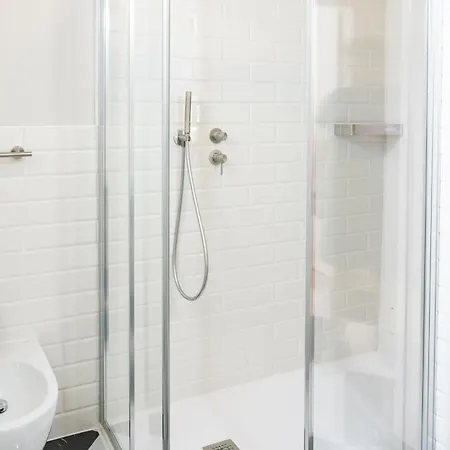 Maggiore Gem Crystal Apartment *